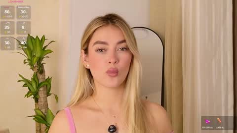 Mia White  online show from June 4, 2:12 pm