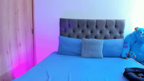    online show from November 4, 2:49 pm