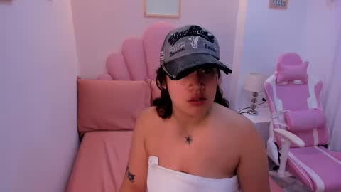 Snapshot of mia_yeager chatting on September 22, 4:36 am mia_yeager online show from September 22, 4:36 am