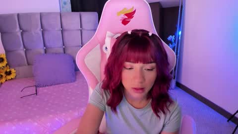 Snapshot of miaa_06 chatting on September 11, 3:39 am mia  nicolle online show from September 11, 3:39 am