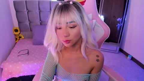 Snapshot of miaa_06 chatting on September 14, 12:59 pm mia  nicolle online show from September 14, 12:59 pm