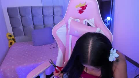 Snapshot of miaa_06 chatting on October 4, 2:31 am mia  nicolle online show from October 4, 2:31 am