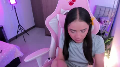 Snapshot of miaa_06 chatting on October 17, 8:55 pm mia  nicolle online show from October 17, 8:55 pm