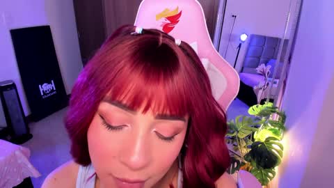 mia  nicolle online show from April 15, 12:50 am