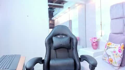 miaa_diamondd online show from March 2, 10:38 pm