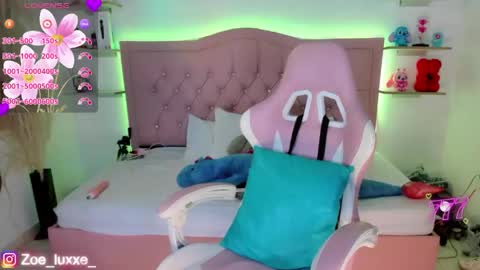 Mia online show from May 8, 10:04 pm