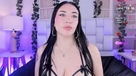 Mia online show from October 30, 11:55 am