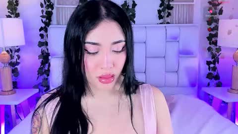 Mia online show from January 10, 11:34 am