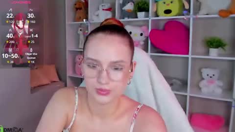 Snapshot of miaa_hill chatting on June 11, 10:46 am Mia online show from June 11, 10:46 am