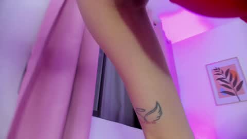 Snapshot of miaa_lunna chatting on May 9, 11:59 am Mia online show from May 9, 11:59 am