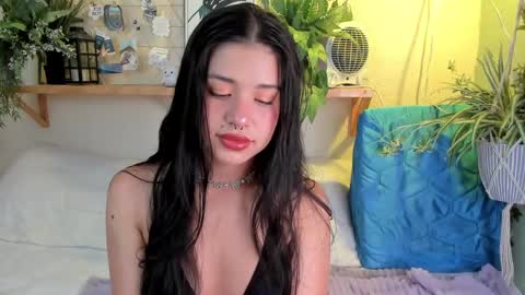 Snapshot of miaa_rose__ chatting on December 14, 6:13 am Miaa online show from December 14, 6:13 am