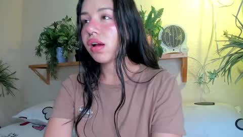 Snapshot of miaa_rose__ chatting on January 18, 9:56 am Miaa online show from January 18, 9:56 am