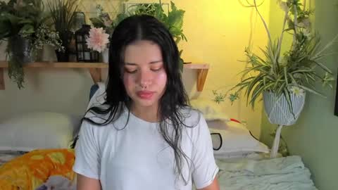Snapshot of miaa_rose__ chatting on January 25, 5:29 am Miaa online show from January 25, 5:29 am