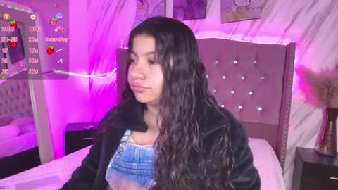 Snapshot of miaa_smiith1 chatting on December 6, 11:33 am miaa_smiith1 online show from December 6, 11:33 am