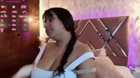 Snapshot of miaa_smiith1 chatting on February 4, 12:11 pm miaa_smiith1 online show from February 4, 12:11 pm