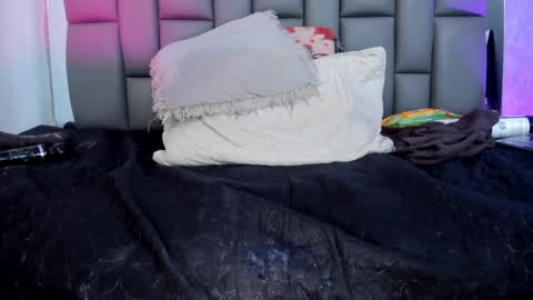 Mia online show from January 16, 3:13 pm