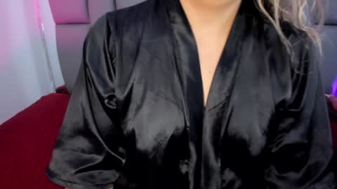 Mia online show from January 28, 12:11 pm