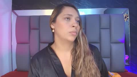 Mia online show from October 17, 12:08 pm