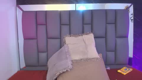 Mia online show from January 15, 12:10 pm