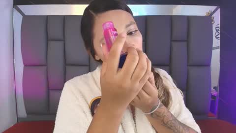 Mia online show from March 9, 12:09 pm