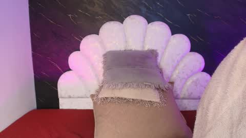 Snapshot of miaabrown__ chatting on April 23, 12:04 pm Mia online show from April 23, 12:04 pm