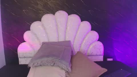 Snapshot of miaabrown__ chatting on May 9, 12:10 pm Mia online show from May 9, 12:10 pm