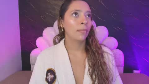 Snapshot of miaabrown__ chatting on May 14, 12:12 pm Mia online show from May 14, 12:12 pm