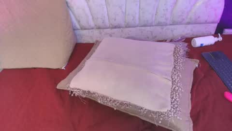 Snapshot of miaabrown__ chatting on June 3, 2:33 pm Mia online show from June 3, 2:33 pm