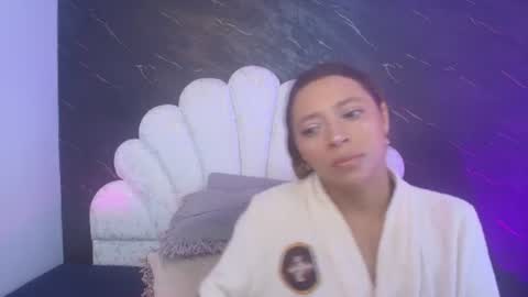 Snapshot of miaabrown__ chatting on June 12, 12:04 pm Mia online show from June 12, 12:04 pm