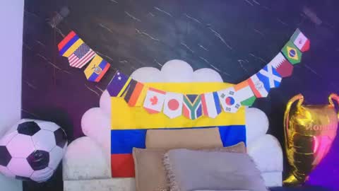 Snapshot of miaabrown__ chatting on June 20, 12:08 pm Mia online show from June 20, 12:08 pm