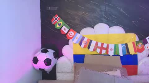 Snapshot of miaabrown__ chatting on June 22, 12:02 pm Mia online show from June 22, 12:02 pm