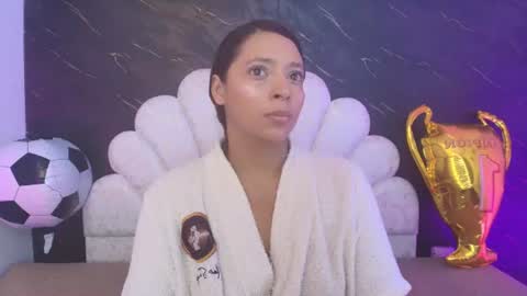 Snapshot of miaabrown__ chatting on June 26, 12:09 pm Mia online show from June 26, 12:09 pm