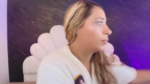 Snapshot of miaabrown__ chatting on July 29, 12:03 pm Mia online show from July 29, 12:03 pm