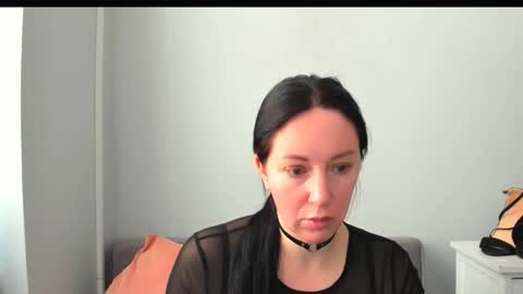 Mia online show from February 27, 1:55 pm