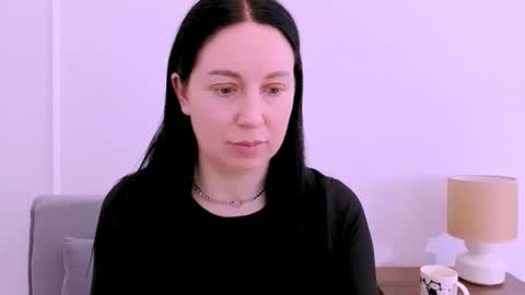 Mia online show from April 21, 3:28 pm