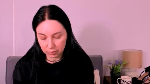 Mia online show from April 23, 3:36 pm