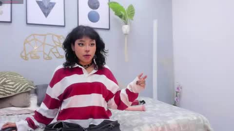 Mia online show from January 9, 7:18 pm