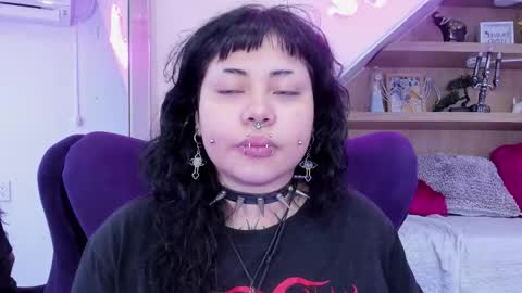 Mia online show from January 9, 12:30 pm