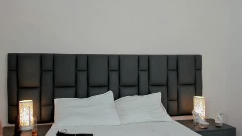 mia red hair molly short hair online show from January 8, 12:05 pm