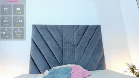 miaatorres_ online show from July 24, 12:03 pm