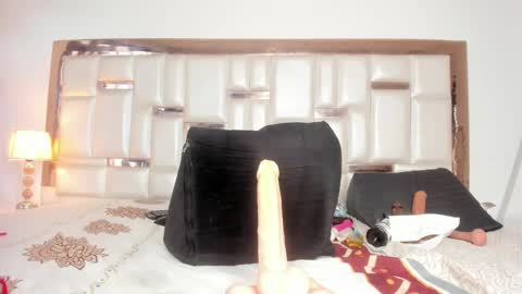 Snapshot of miaaxxx_ chatting on January 24, 3:34 pm Mia online show from January 24, 3:34 pm