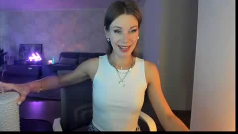 Mia online show from July 28, 4:30 am