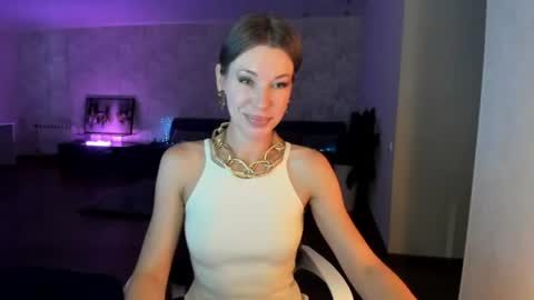 Mia online show from August 1, 4:23 am