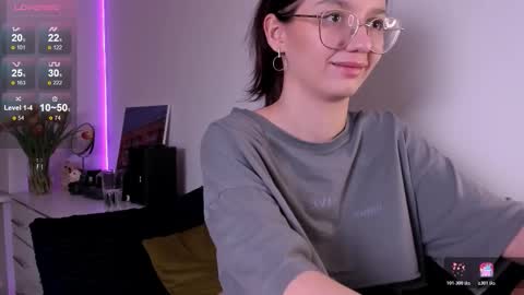 mia online show from March 8, 2:04 am