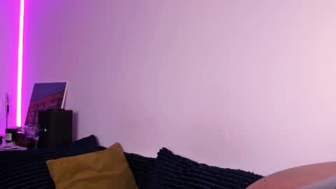 Snapshot of miabellee_ chatting on July 5, 10:06 pm mia online show from July 5, 10:06 pm