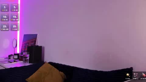 Snapshot of miabellee_ chatting on July 11, 6:43 pm mia online show from July 11, 6:43 pm