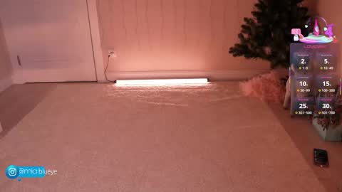 miablueye online show from February 1, 3:10 pm