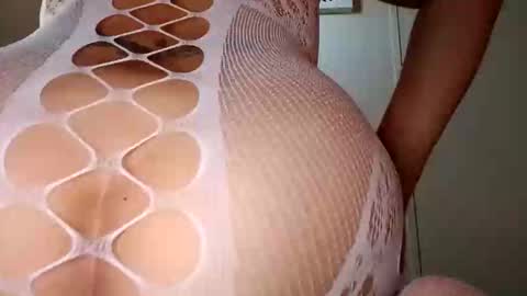 Snapshot of miabueno6969 chatting on October 11, 11:14 pm Mia Bueno online show from October 11, 11:14 pm