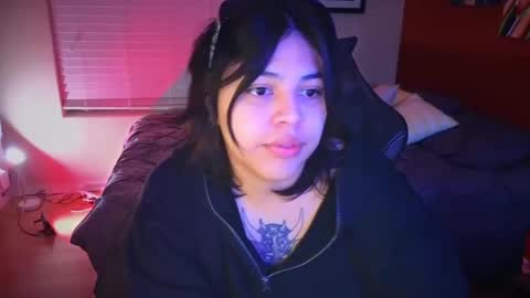 Snapshot of miacanela_xo chatting on December 23, 1:18 am Mia online show from December 23, 1:18 am