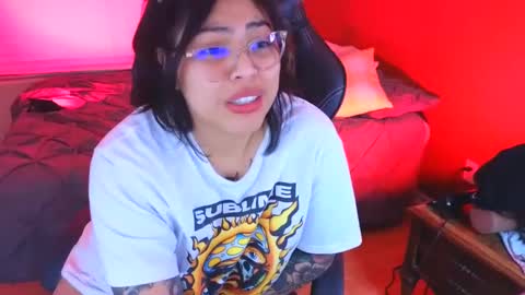 Snapshot of miacanela_xo chatting on December 24, 7:28 am Mia online show from December 24, 7:28 am